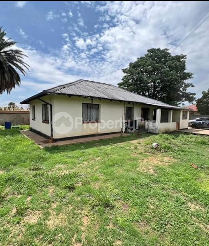 3 bedroom Houses for sale Saucetown , Bulawayo  Northend Bulawayo North Bulawayo - 0