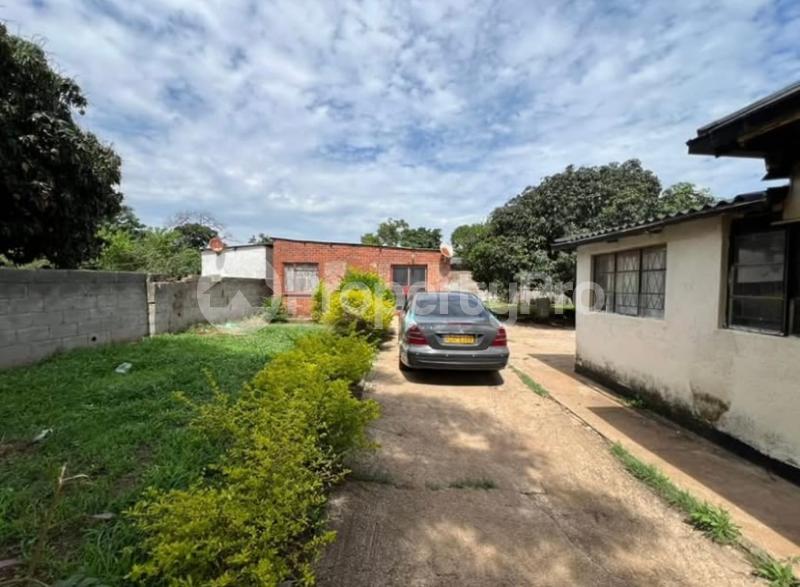 3 bedroom Houses for sale Saucetown , Bulawayo  Northend Bulawayo North Bulawayo - 1