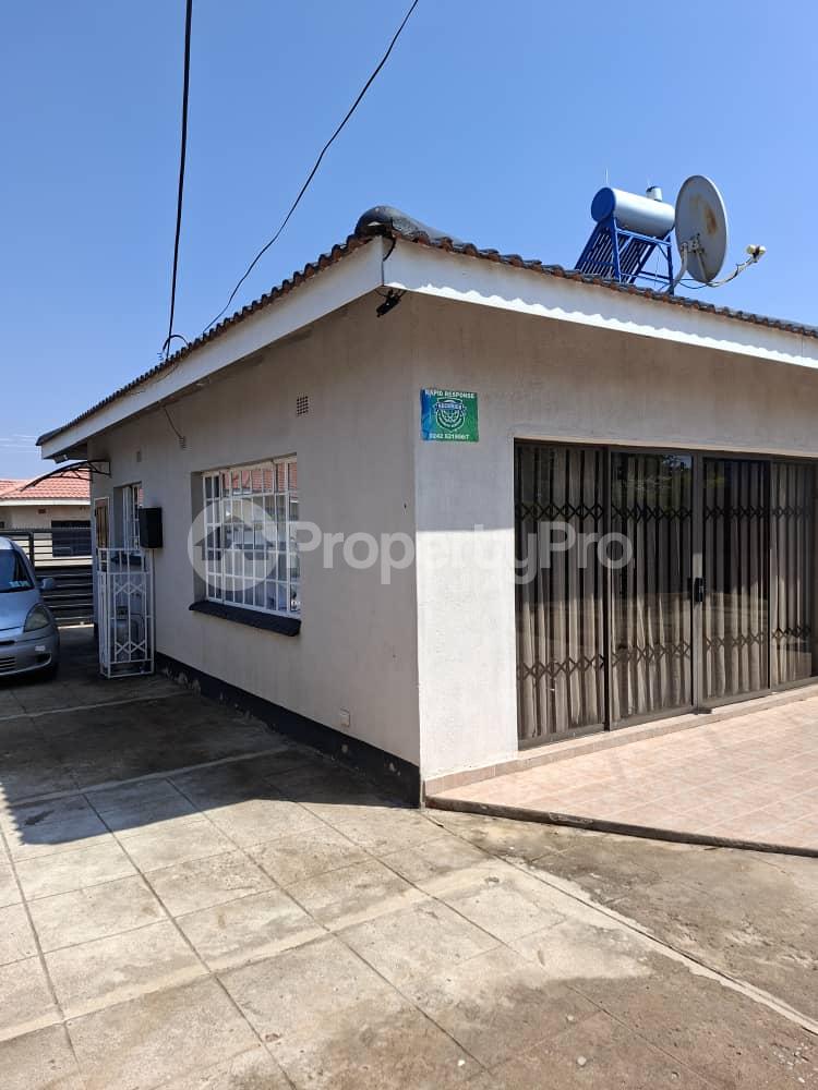 3 bedroom Houses for sale Selbourne Park , Bulawayo Selbourne Park Bulawayo East Bulawayo - 1