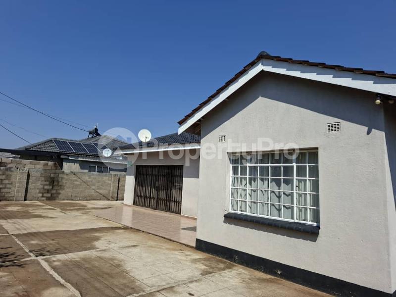 3 bedroom Houses for sale Selbourne Park , Bulawayo Selbourne Park Bulawayo East Bulawayo - 3