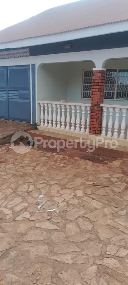 3 bedroom Bungalow Apartment for rent Kyebando mawanda road  Kyebando Kampala Central - 0