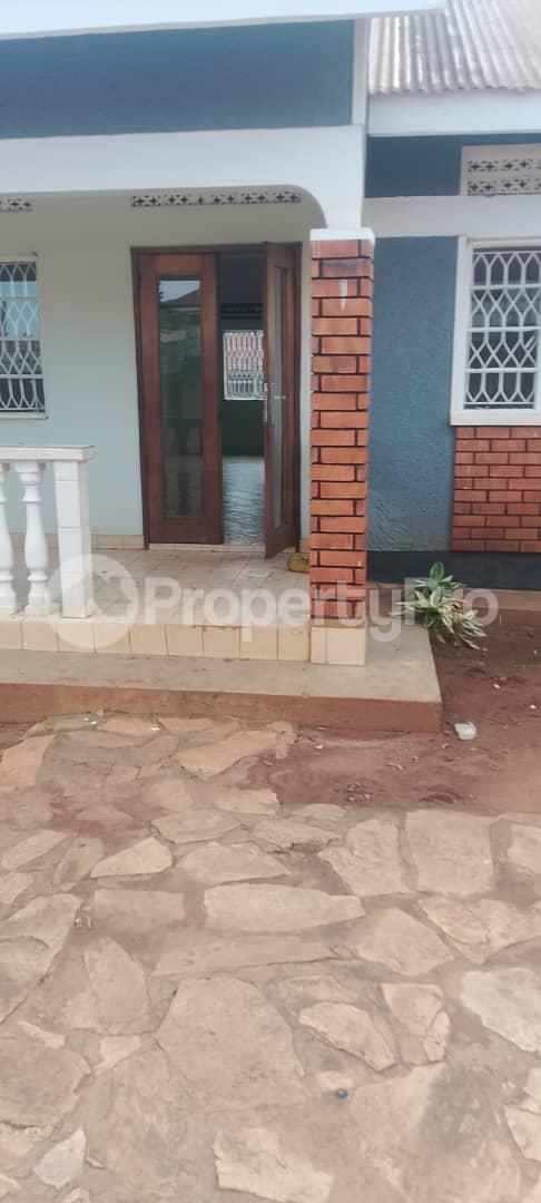 3 bedroom Bungalow Apartment for rent Kyebando mawanda road  Kyebando Kampala Central - 1