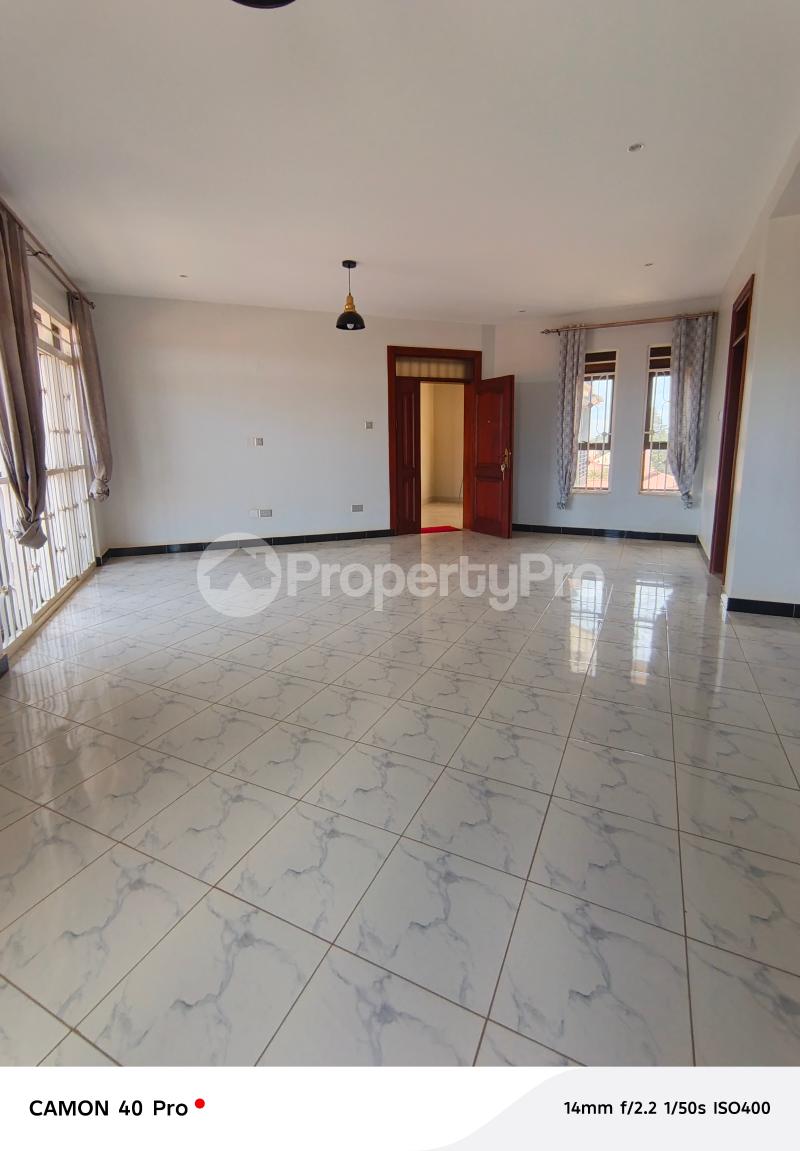 3 bedroom Apartment Block Apartment for rent Bweyogerere road  Kampala Central Kampala Central - 1