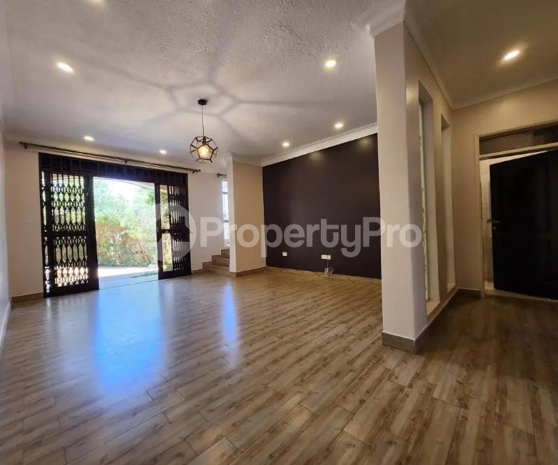 3 bedroom Bungalow Apartment for rent Kyanja kisasi road Kisaasi Kampala Central - 5
