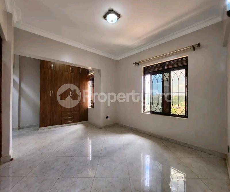 3 bedroom Apartment Block Apartment for rent Kungu kulabilo  Bulambiro Kampala Central - 4