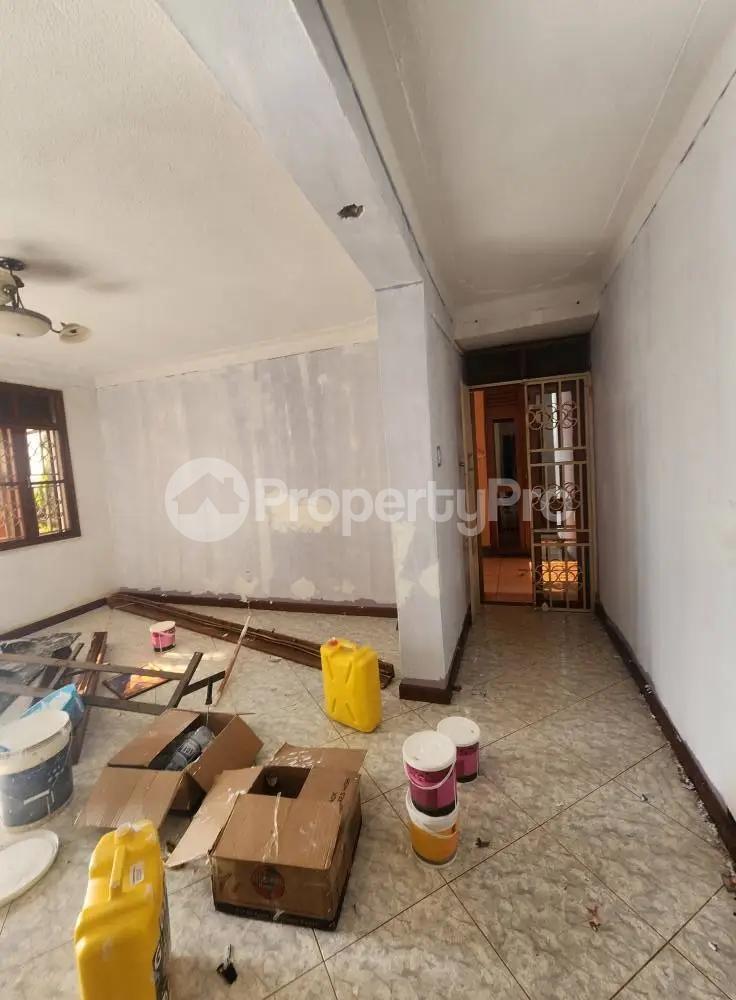 3 bedroom Apartment Block Apartment for rent Kisungu Entebbe road  Katabi Wakiso Central - 4