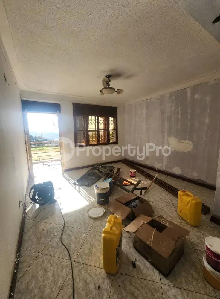 3 bedroom Apartment Block Apartment for rent Kisungu Entebbe road  Katabi Wakiso Central - 7