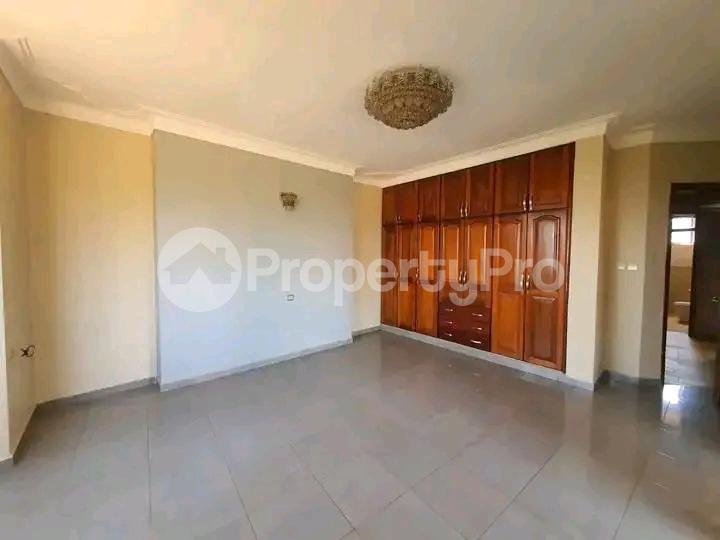 3 bedroom Apartment Block Apartment for rent Munyonyo  Munyonyo Kampala Central - 3