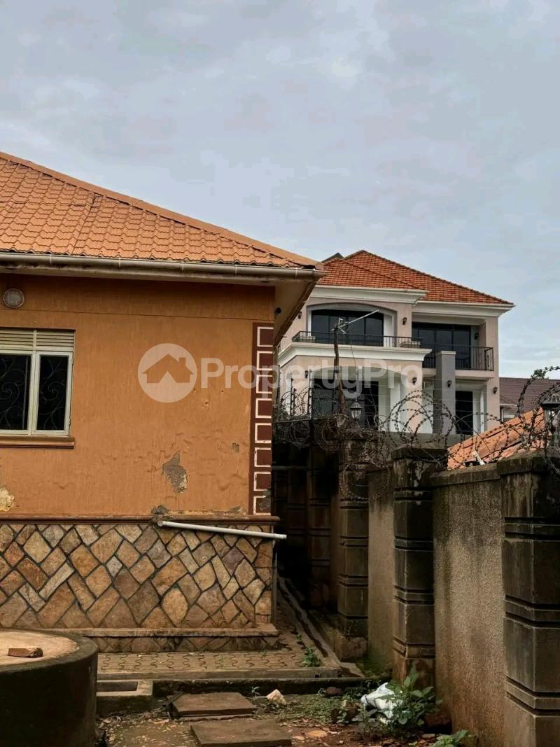 3 bedroom Villa for sale Kyanja kumgu Kira Wakiso Central - 1