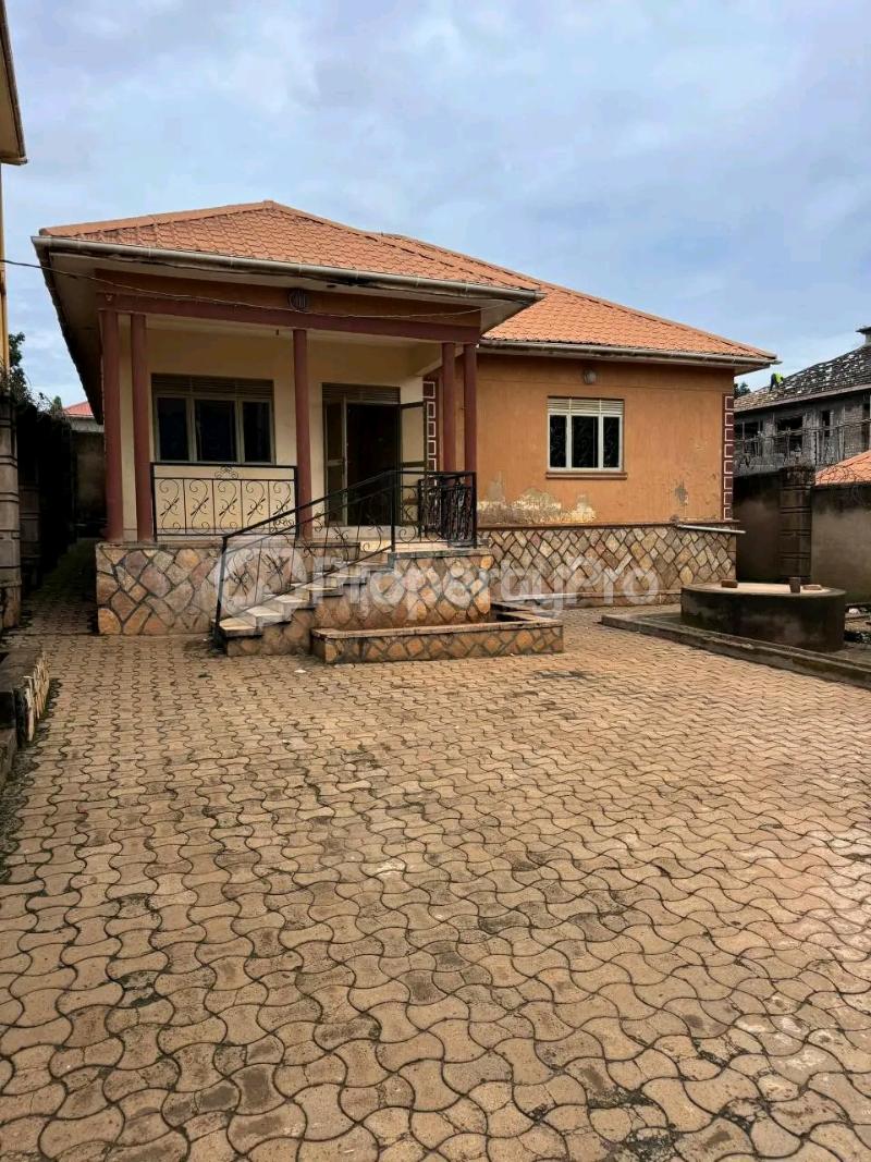 3 bedroom Villa for sale Kyanja kumgu Kira Wakiso Central - 0