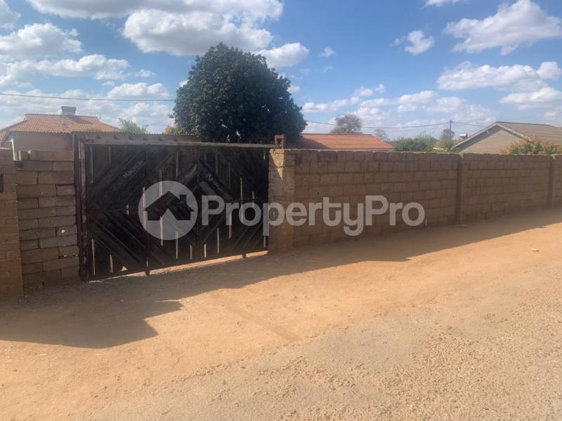 1 bedroom mini flat  Stands & Residential land Land for sale Mahatshula North, Bulawayo Mahatshula Bulawayo North Bulawayo - 0