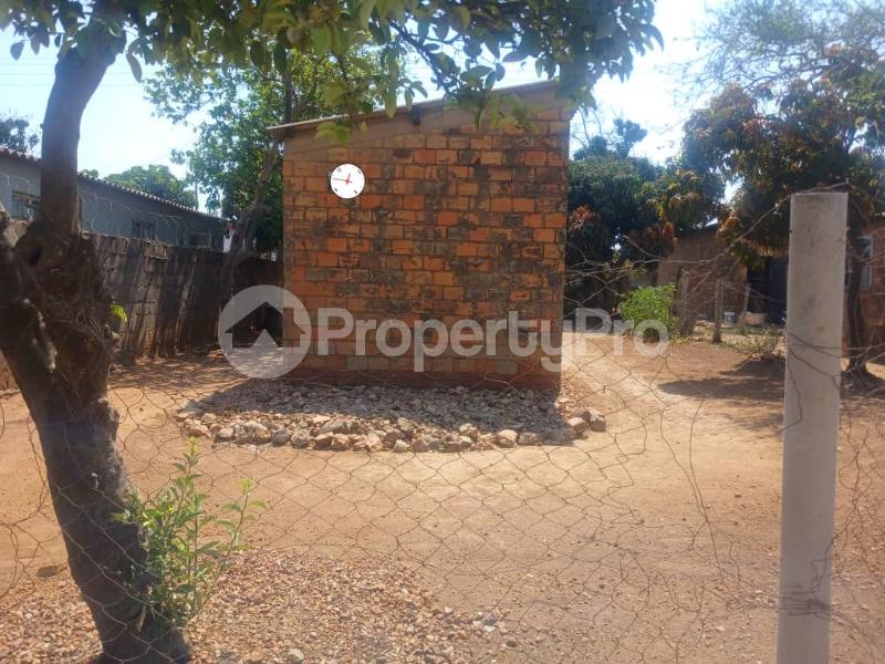 1 bedroom mini flat  Houses for sale Nkulumane Sekusile , Bulawayo  Nkulumane Bulawayo High-Density Bulawayo - 3