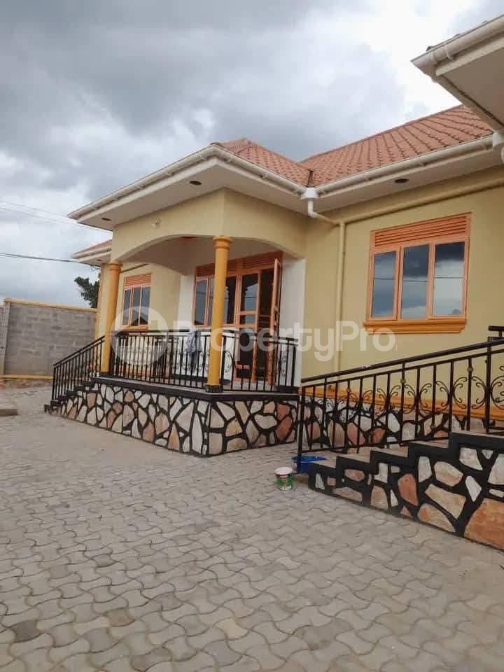2 bedroom Bungalow Apartment for sale Gayaza road Gayaza Wakiso Central - 1