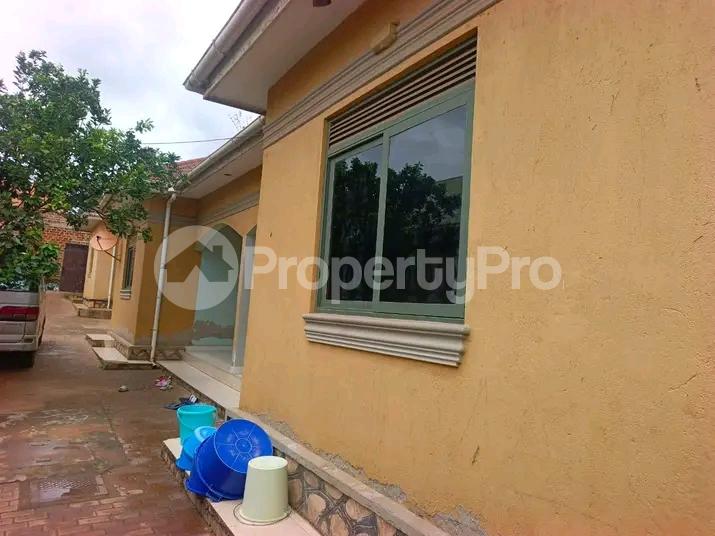 2 bedroom Bungalow Apartment for sale Bweyogerere road  Wakiso Central - 1