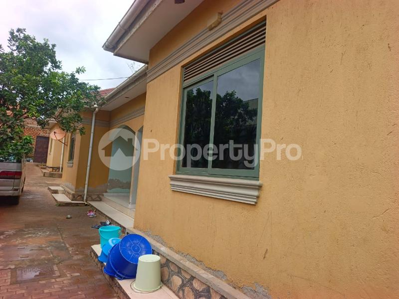 2 bedroom Bungalow Apartment for sale Bweyogerere town Kira Wakiso Central - 1