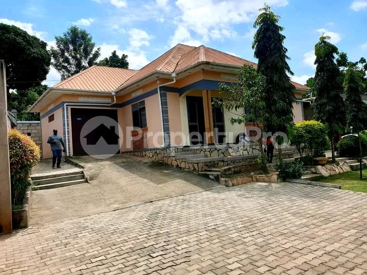 3 bedroom Bungalow Apartment for sale Bujjiko mityana  Kampala Central Kampala Central - 7
