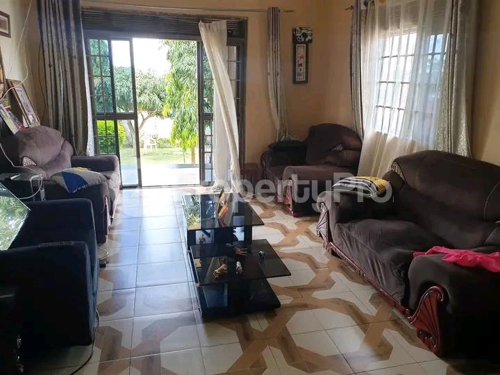 3 bedroom Bungalow Apartment for sale Bujjiko mityana  Kampala Central Kampala Central - 0