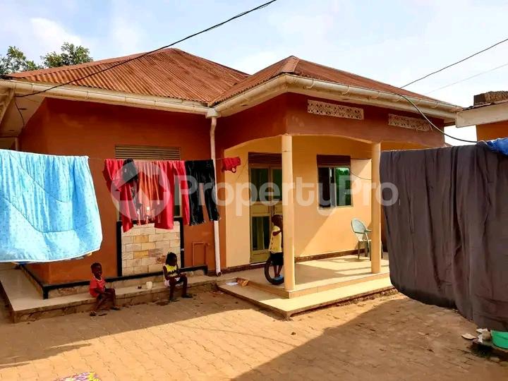 3 bedroom Apartment Block Apartment for sale Namugongo road  Kampala Central Kampala Central - 3