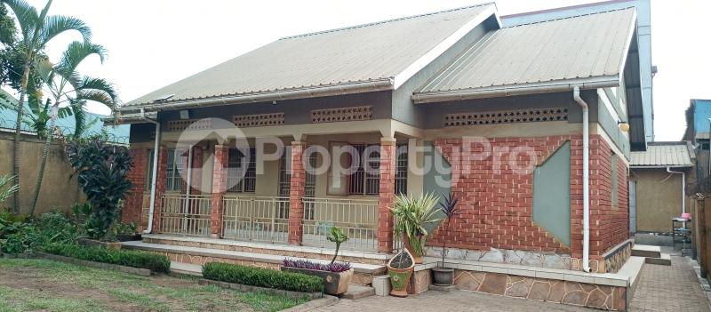 3 bedroom Villa for sale Kyaliwajjara town behind commercial plots Kampala Central Kampala Central - 6