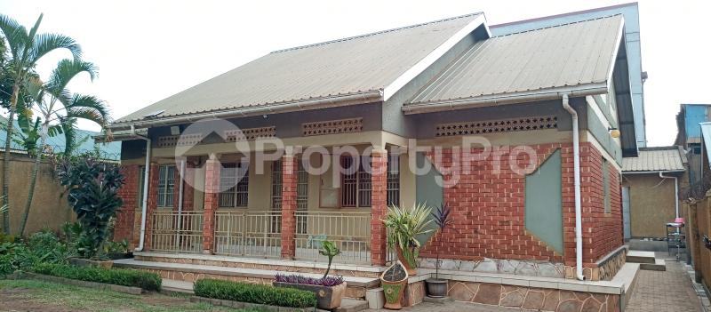 3 bedroom Villa for sale Kyaliwajjara town behind commercial plots Kampala Central Kampala Central - 1