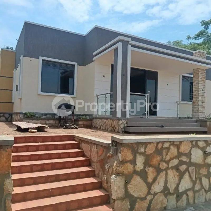 3 bedroom Villa for sale nbamugongo sonde Wakiso Central - 1