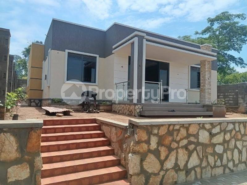 3 bedroom Villa for sale nbamugongo sonde Wakiso Central - 2