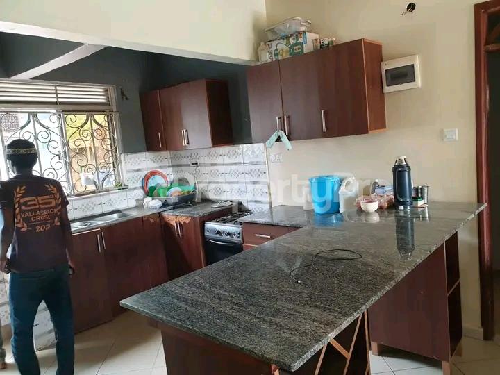 3 bedroom Bungalow Apartment for rent Kira road  Kampala Central Kampala Central - 4