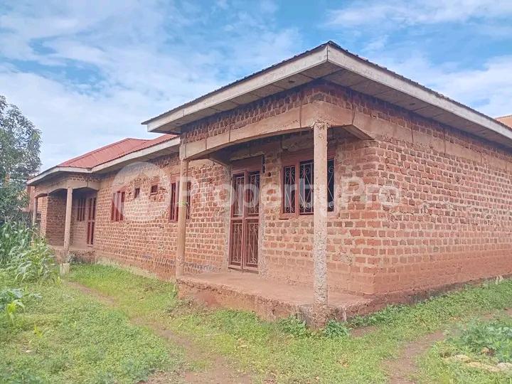 2 bedroom Bungalow Apartment for sale Kyaliwajjala  Kampala Central Kampala Central - 8