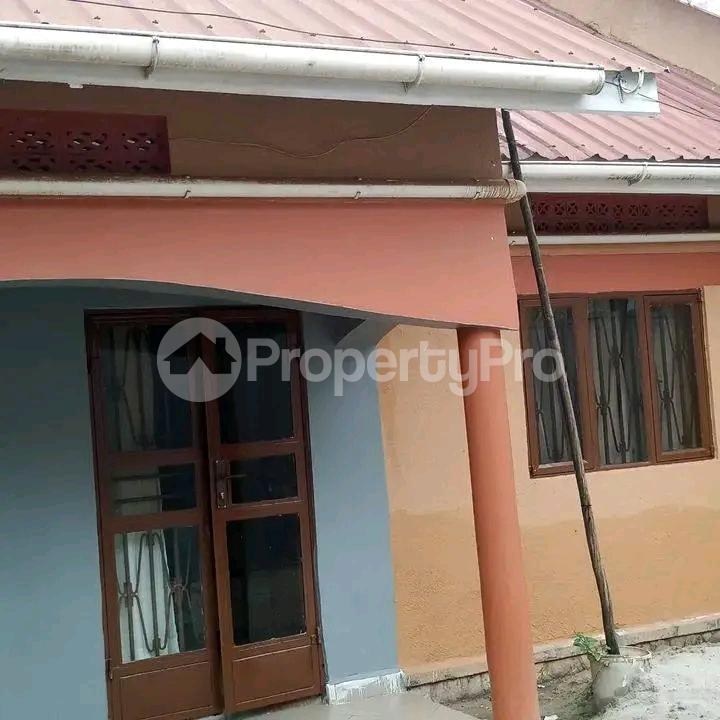 2 bedroom Bungalow Apartment for sale Namugongo road  Kampala Central Kampala Central - 3