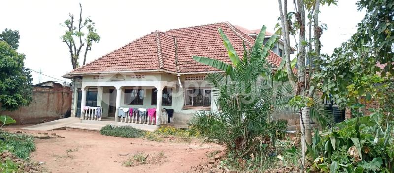 4 bedroom Bungalow Apartment for sale Kyambogo road  Kampala Central Kampala Central - 1