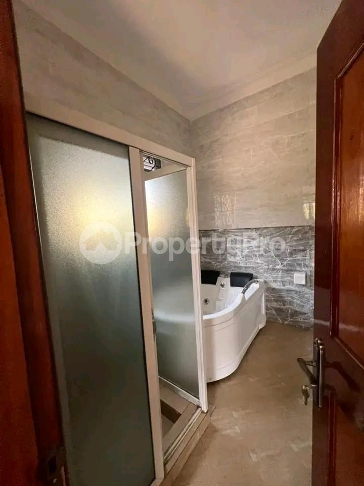 6 bedroom Bungalow Apartment for sale Kitende Entebbe right road  Kampala Central Kampala Central - 7