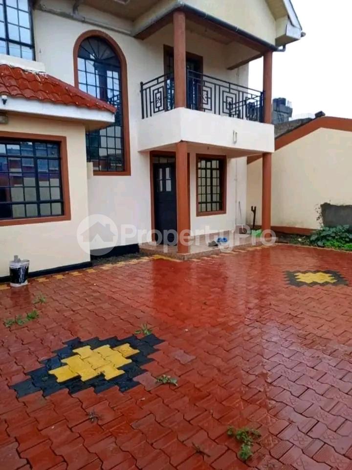 4 bedroom Bungalow Houses for rent Near Naivas Donholm Nairobi (PID
