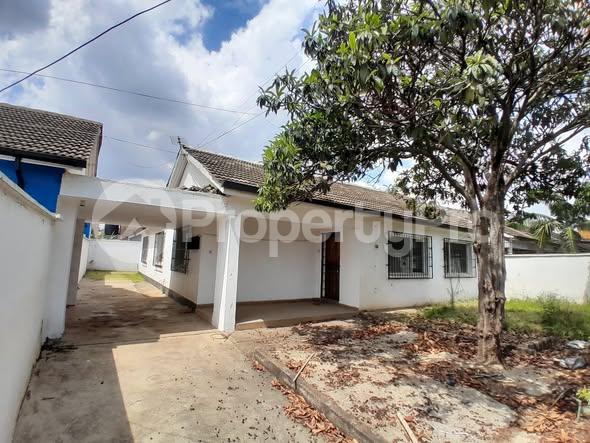 4 bedroom Bungalow Houses for rent South C Nairobi