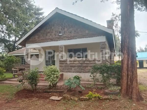 4 bedroom Bungalow Houses for rent Karen Nairobi