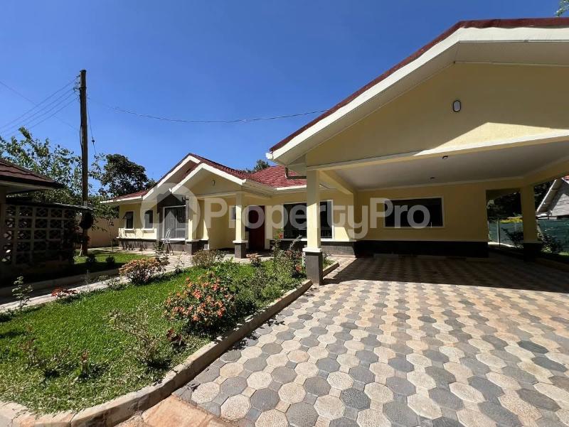 4 bedroom Bungalow Houses for rent Karen Nairobi