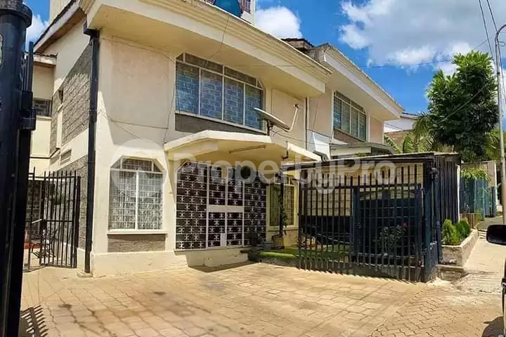 4 bedroom Flat&Apartment for sale Parklands Nairobi