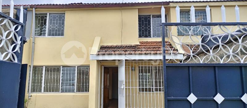 4 bedroom Townhouses Houses for sale Donholm Nairobi - 0