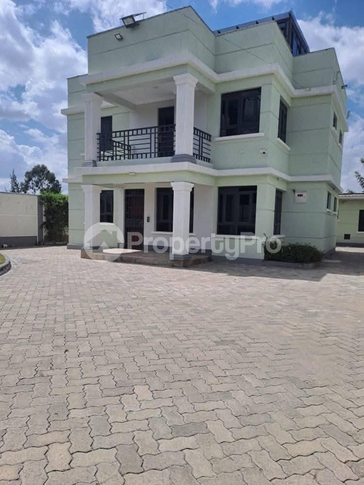 4 bedroom Townhouses Houses for rent ATHI RIVER Kisaju Kitengela