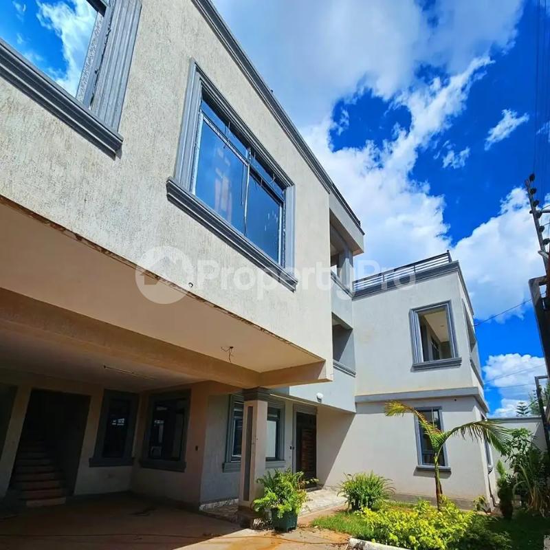 4 bedroom Townhouses Houses for rent Utawala Nairobi