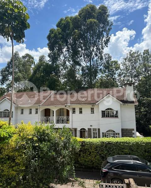 4 bedroom Flat&Apartment for sale Lavington Nairobi
