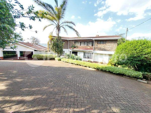 4 bedroom Flat&Apartment for sale Runda Nairobi