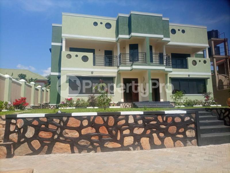 4 bedroom Apartment Block Apartment for rent Bweyogerere road Wakiso Central - 5
