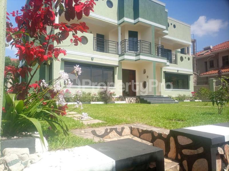 4 bedroom Apartment Block Apartment for rent Bweyogerere road Wakiso Central - 1