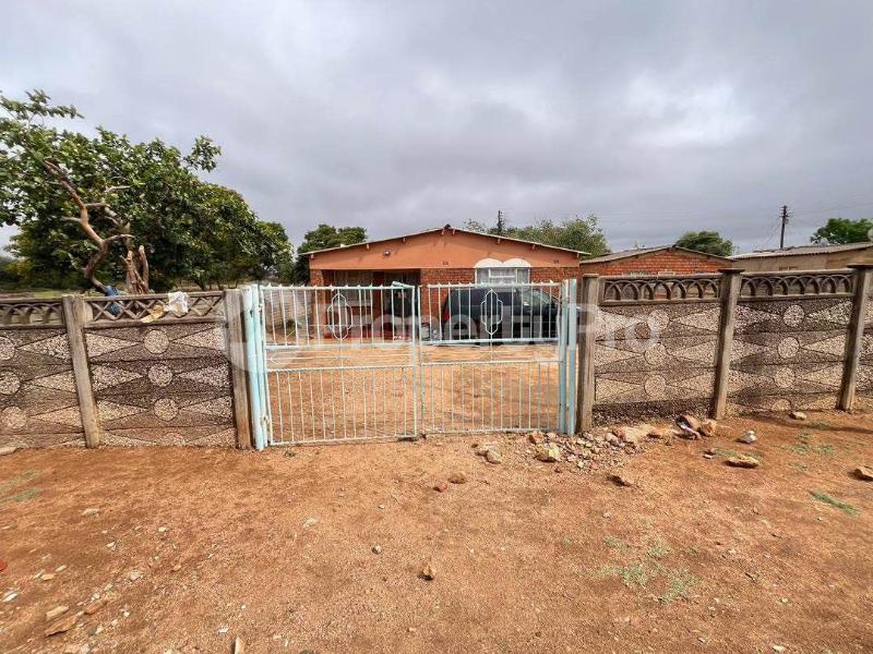 4 bedroom Houses for sale Nketa 6 , Bulawayo Nketa Bulawayo High-Density Bulawayo - 0