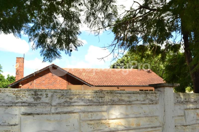 4 bedroom Houses for sale Paddonhurst , Bulawayo  Harrisvale Bulawayo North Bulawayo - 11