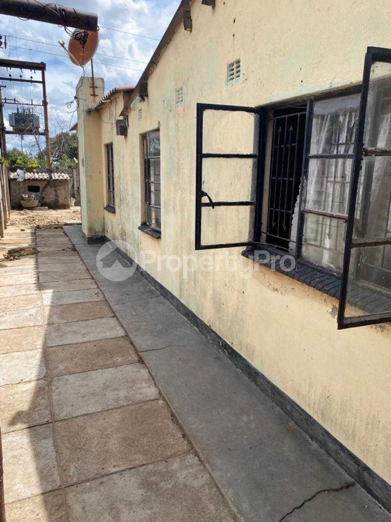 4 bedroom Houses for sale Tshabalala , Bulawayo  Tshabalala Extension Bulawayo High-Density Bulawayo - 3