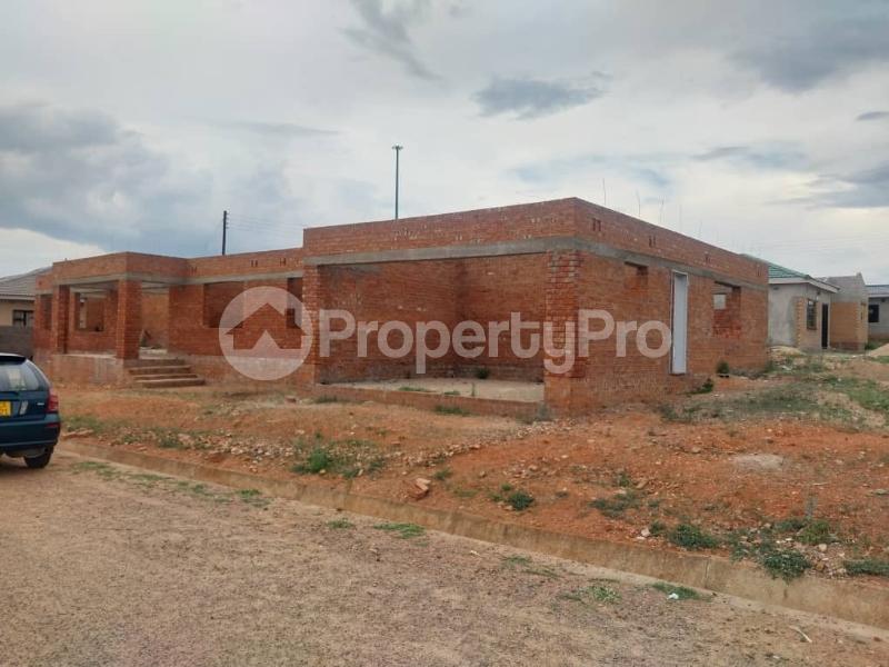 4 bedroom Houses for sale Nkulumane Old Mutual, Bulawayo  Nkulumane Bulawayo High-Density Bulawayo - 3