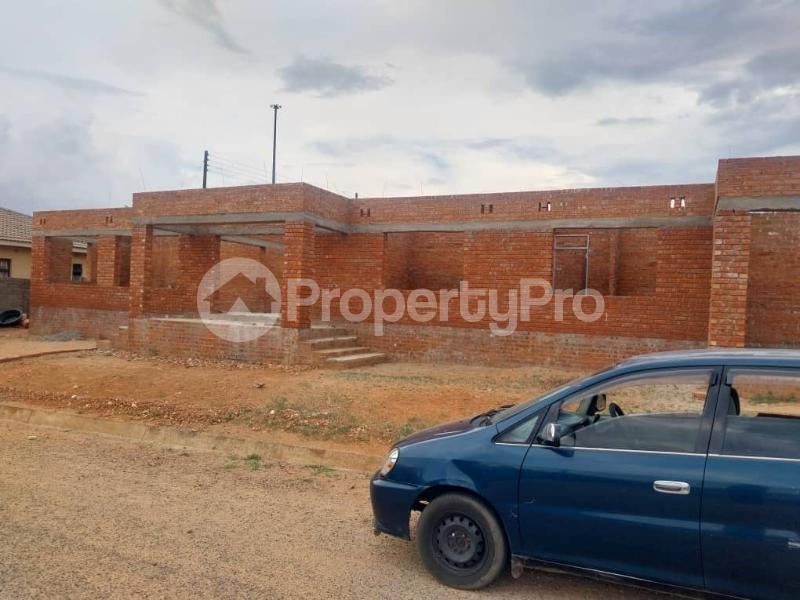 4 bedroom Houses for sale Nkulumane Old Mutual, Bulawayo  Nkulumane Bulawayo High-Density Bulawayo - 2