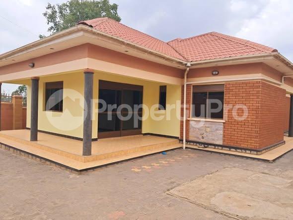 4 bedroom Bungalow Apartment for rent Kisaasi road Kisaasi Kampala Central - 9