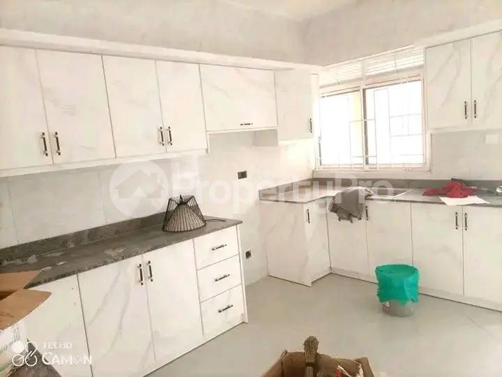 4 bedroom Bungalow Apartment for sale Kireka namugongo road  Kira Wakiso Central - 3